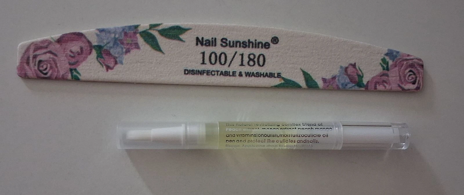 Ensemble lime à ongles et stylo pour cuticules